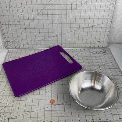#106 Mixing Bowl and Cutting Board