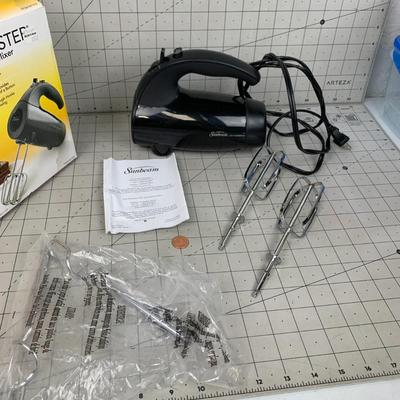 #124 Sunbeam Hand Mixer