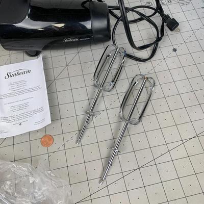 #124 Sunbeam Hand Mixer