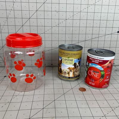 #131 Dog Food and Treat Container