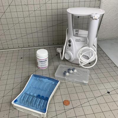 #153 Waterpik WaterFlosser With Heads