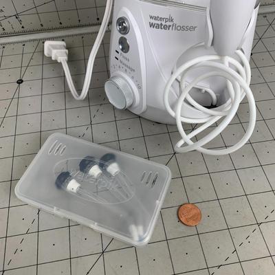 #153 Waterpik WaterFlosser With Heads