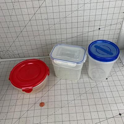 #165 Plastic Food Containers