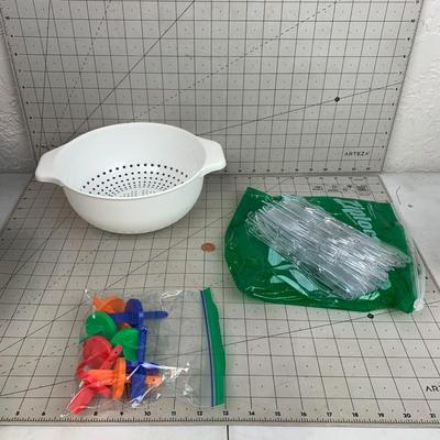 #204 Strainer, Plastic Knives and PopBottoms