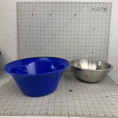 #205 Mixing Bowl and Blue Plastic Bowl