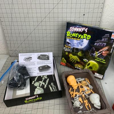 #264 Johnny's Boneyard Glow In The Dark Game