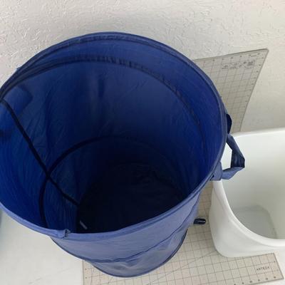 #307 Trash Can and Collapsable Blue Storage Tote