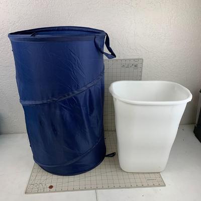 #307 Trash Can and Collapsable Blue Storage Tote