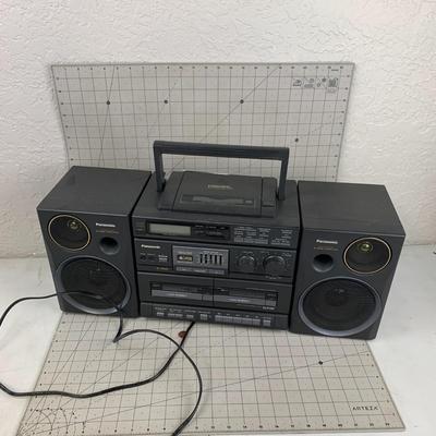 #310 Panasonic RX-DT680 VTG Portable AM/FM Radio CD Cassette Tape Player