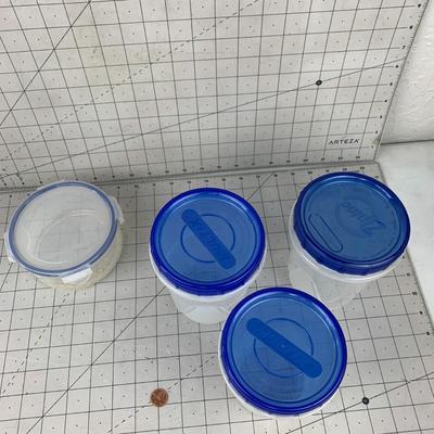 #314 Plastic Food Containers