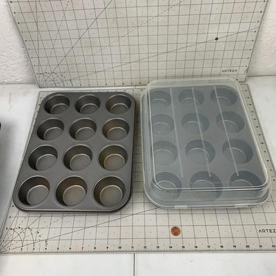 #320 Two Muffin Pans and Lid 