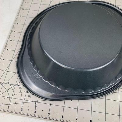 #321 Cooling Racks and Pie Pan