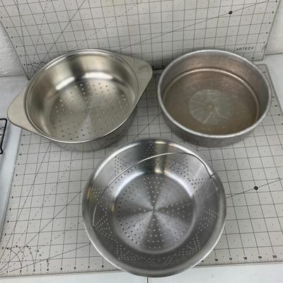 #322 Strainers/Pans