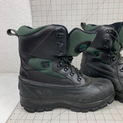 #323 Thinsulate Boots Size 11