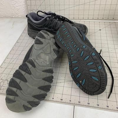 #336 Sketchers 9 and 8.5 Sneakers