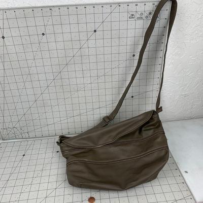 #371 Zip Hand Bag