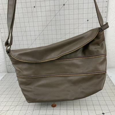 #371 Zip Hand Bag