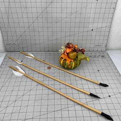 #385 Pumpkin Decor and Toy Arrows