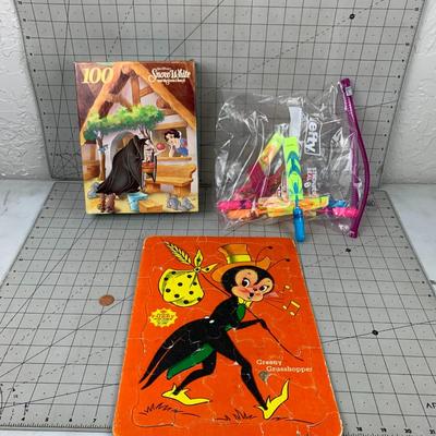 #404 Vintage Puzzles and Light Up Helicopter Toys