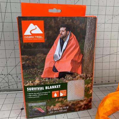 #440 Zion Waterbottle Bags, Survival Blanket and Groundbreaker