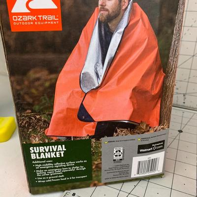 #440 Zion Waterbottle Bags, Survival Blanket and Groundbreaker