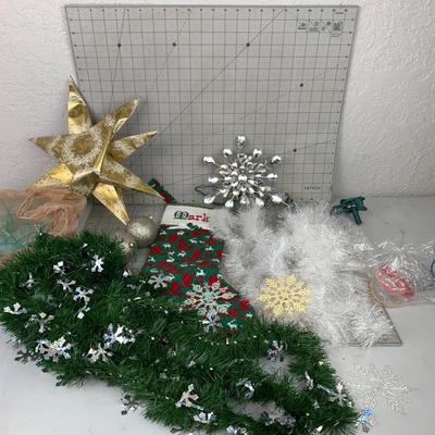 #491 Christmas Stars, Stocking and Decor