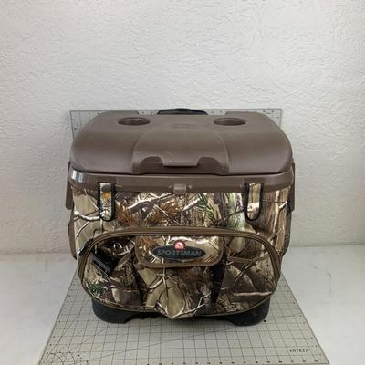 #494 Igloo Sportsman Camo Box