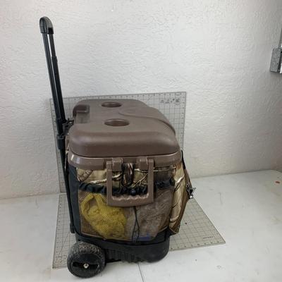 #494 Igloo Sportsman Camo Box