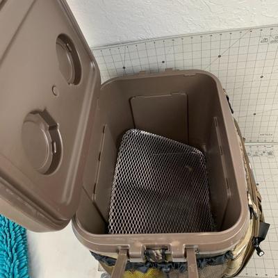 #494 Igloo Sportsman Camo Box