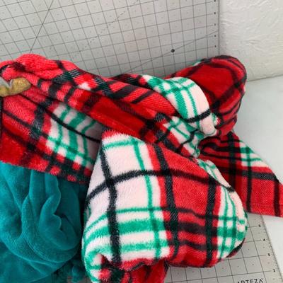 #498 Two Soft Blankets