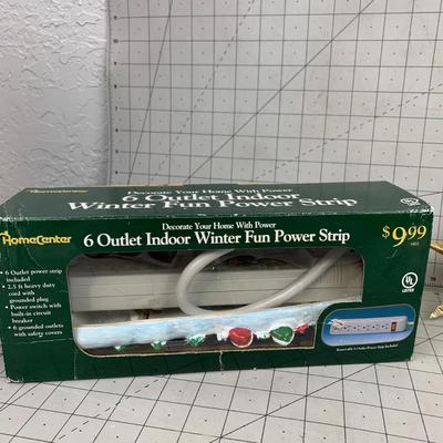 #507 6 Outlet Indoor Winter Fun Power Strip, Christmas Star and Mini Tree Decor