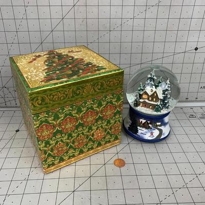 #520 Chrismtas Musical Snow Globe and Gift Box