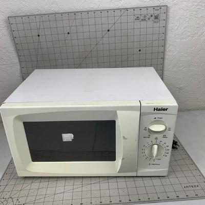 #524 Haier Microwave