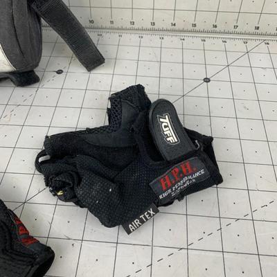 #536 Bike Bag and Gloves