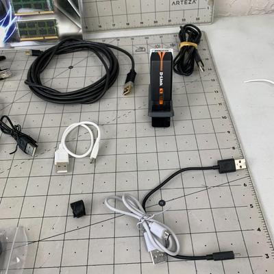 #554 G Skill So-Dimm and Misc. Electronic Cords