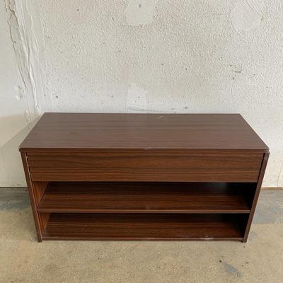 #559 2' 8" x 1' x 1' 5" Shelf