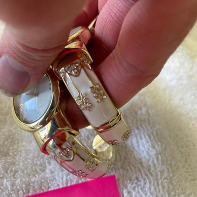 Lot of Newer Cuff Watches