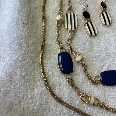 Lot of goldtone Jewelry