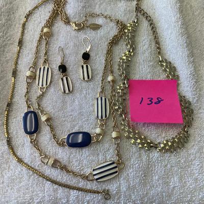 Lot of goldtone Jewelry