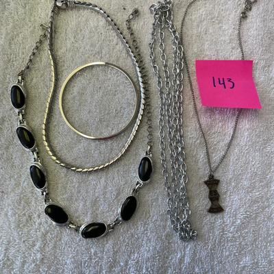 Lot of necklaces