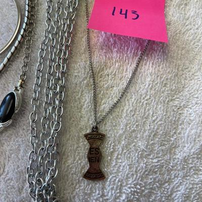 Lot of necklaces