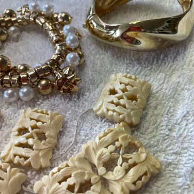 Lot of bracelets