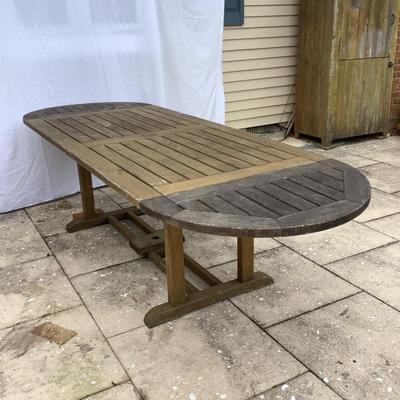 1067 Smith and Hawken Oxford Teak Table with 2 End Leaves and Umbrella Opening