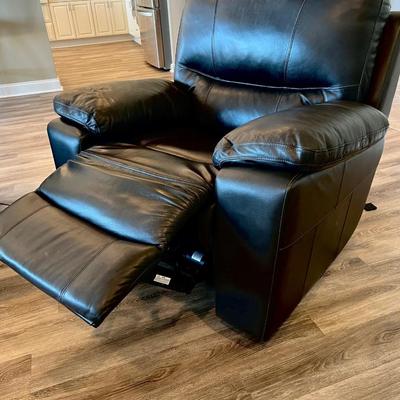 BLACK LEATHER, POWER OVERSIZED RECLINER