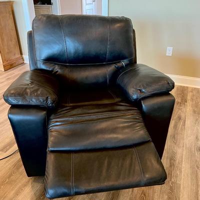 BLACK LEATHER, POWER OVERSIZED RECLINER