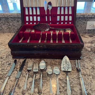 HOLMES & EDWARD International Silver Co. Set