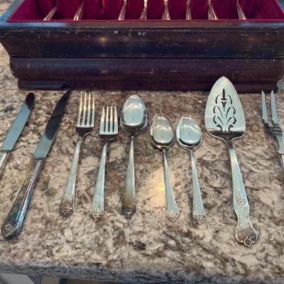 HOLMES & EDWARD International Silver Co. Set