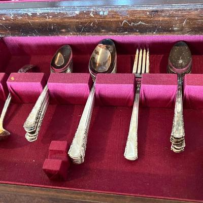 HOLMES & EDWARD International Silver Co. Set