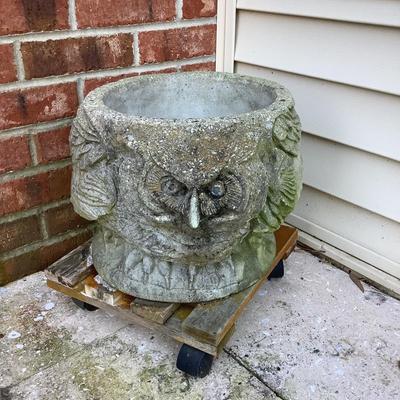 1113 Vintage Cement Owl Pot