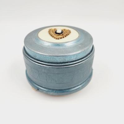 VINTAGE SWISSCO MUSICAL VANITY POWDER MUSIC BOX